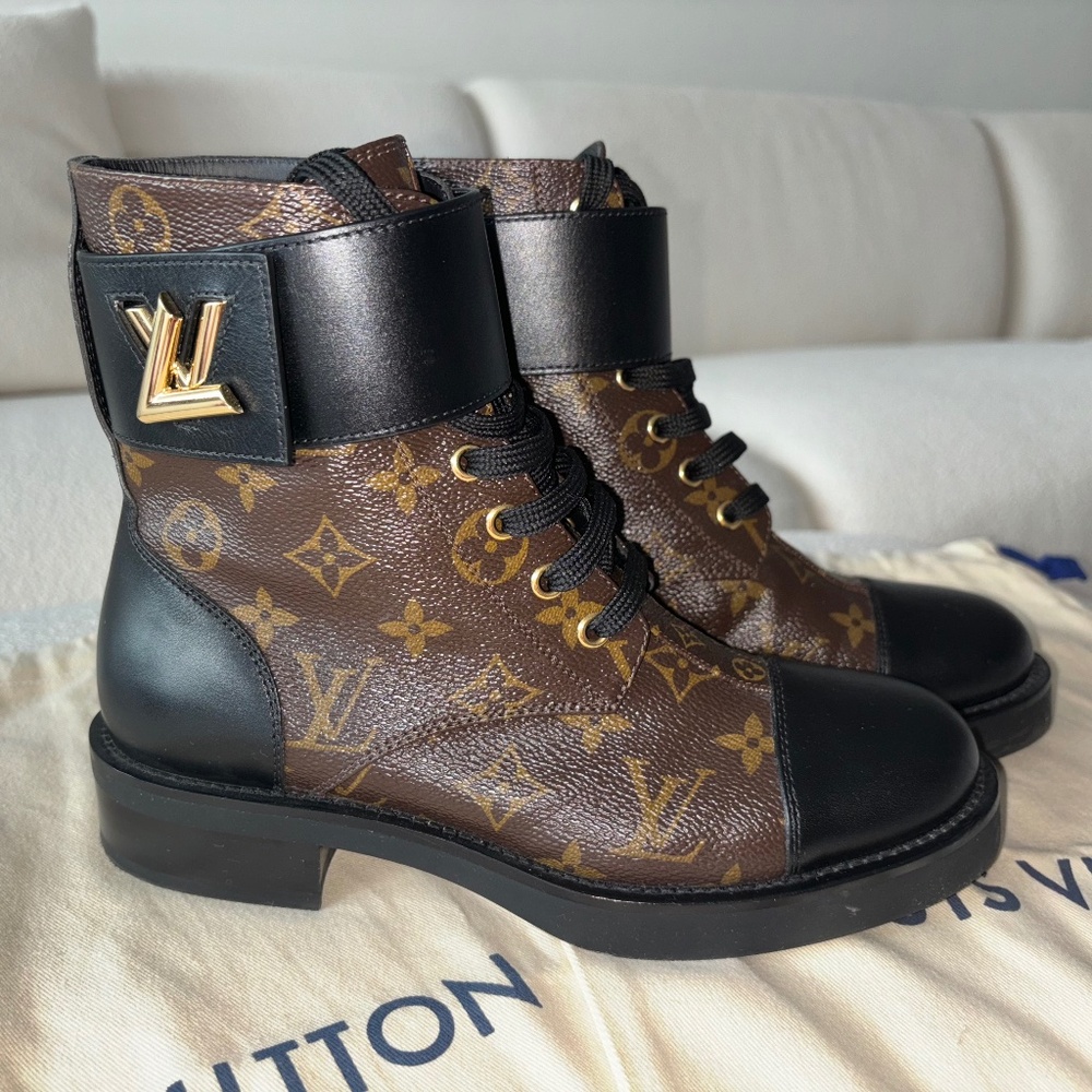 Louis Vuitton Combat Boots 37